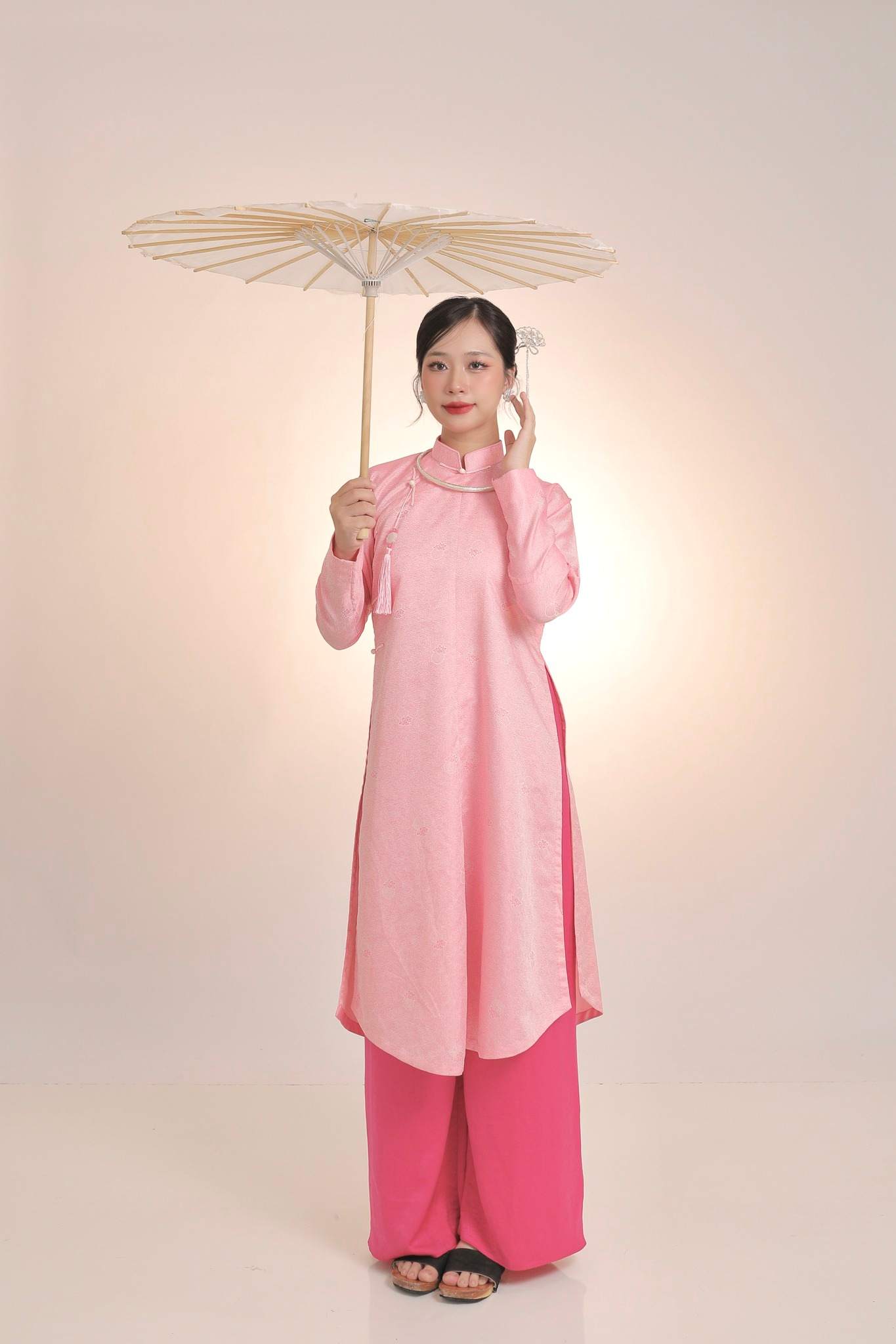 Áo Ngũ Thân Vải Gấm Màu Hồng Nhạt