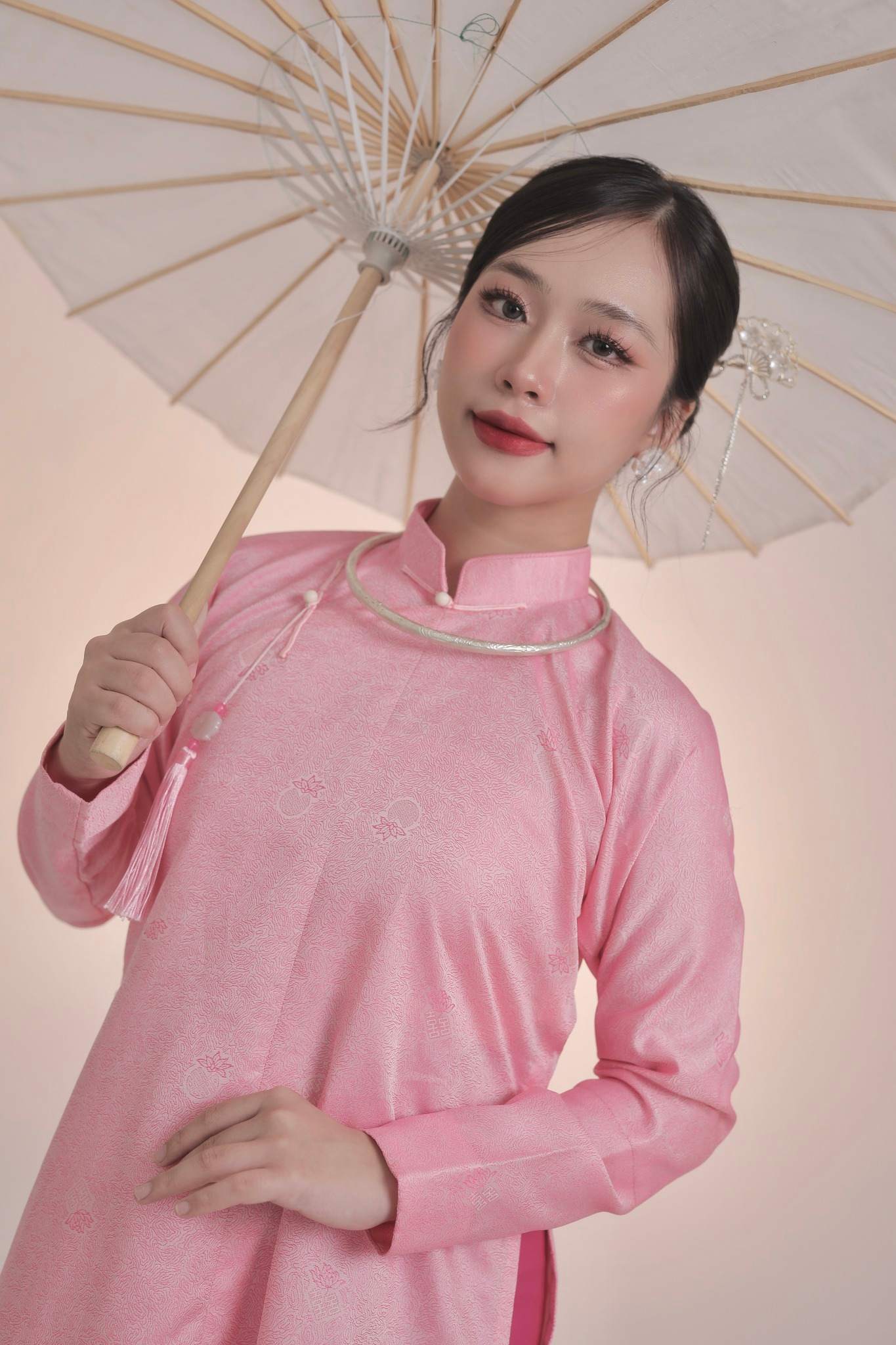 Áo Ngũ Thân Vải Gấm Màu Hồng Nhạt