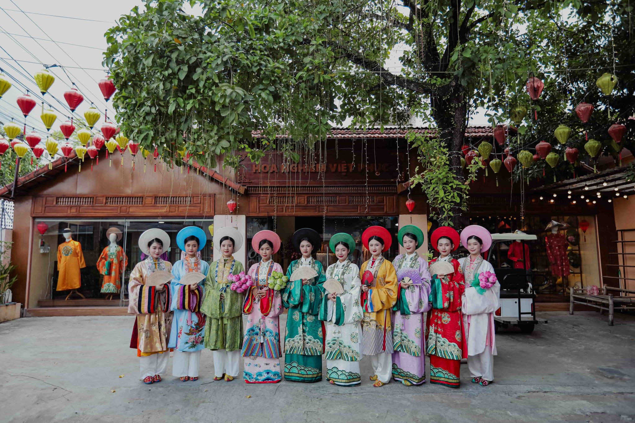 Tìm hiểu chi tiết Áo Nhật Bình truyền thống Việt Nam