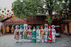 Tìm hiểu chi tiết Áo Nhật Bình truyền thống Việt Nam