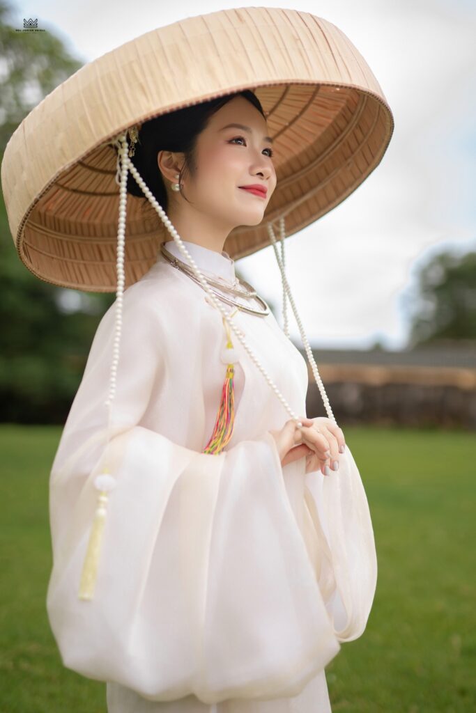 Makeup Cổ trang ở Huế bởi Hoa Nghiêm Việt Phục