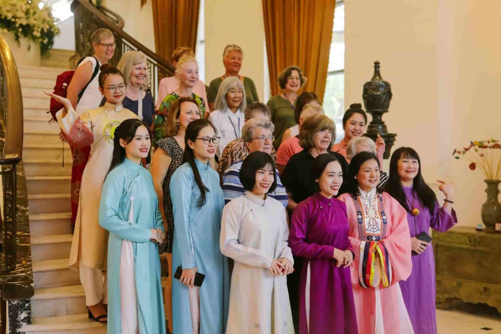 Bảng giá thuê Cổ phục và Áo dài tại Huế dành cho khách du lịch