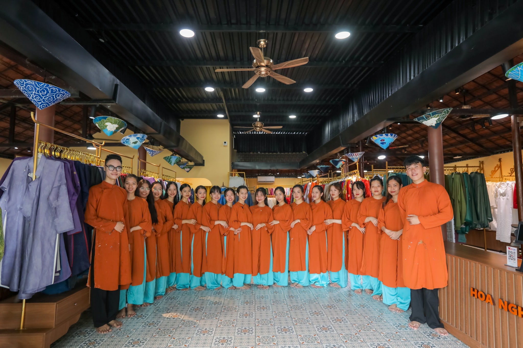 Giới thiệu không gian Hoa Nghiêm Việt Phục