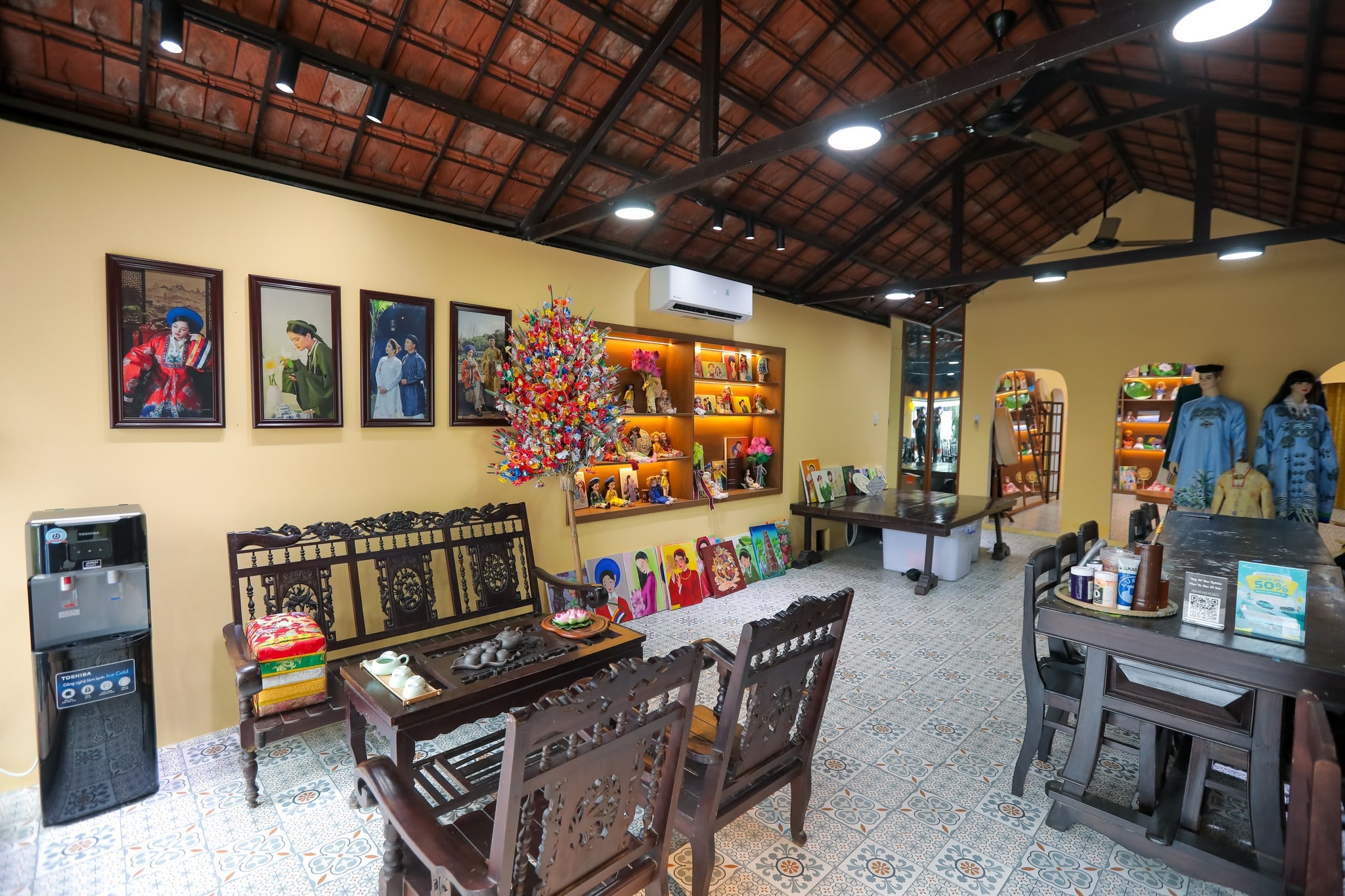 Giới thiệu không gian Hoa Nghiêm Việt Phục