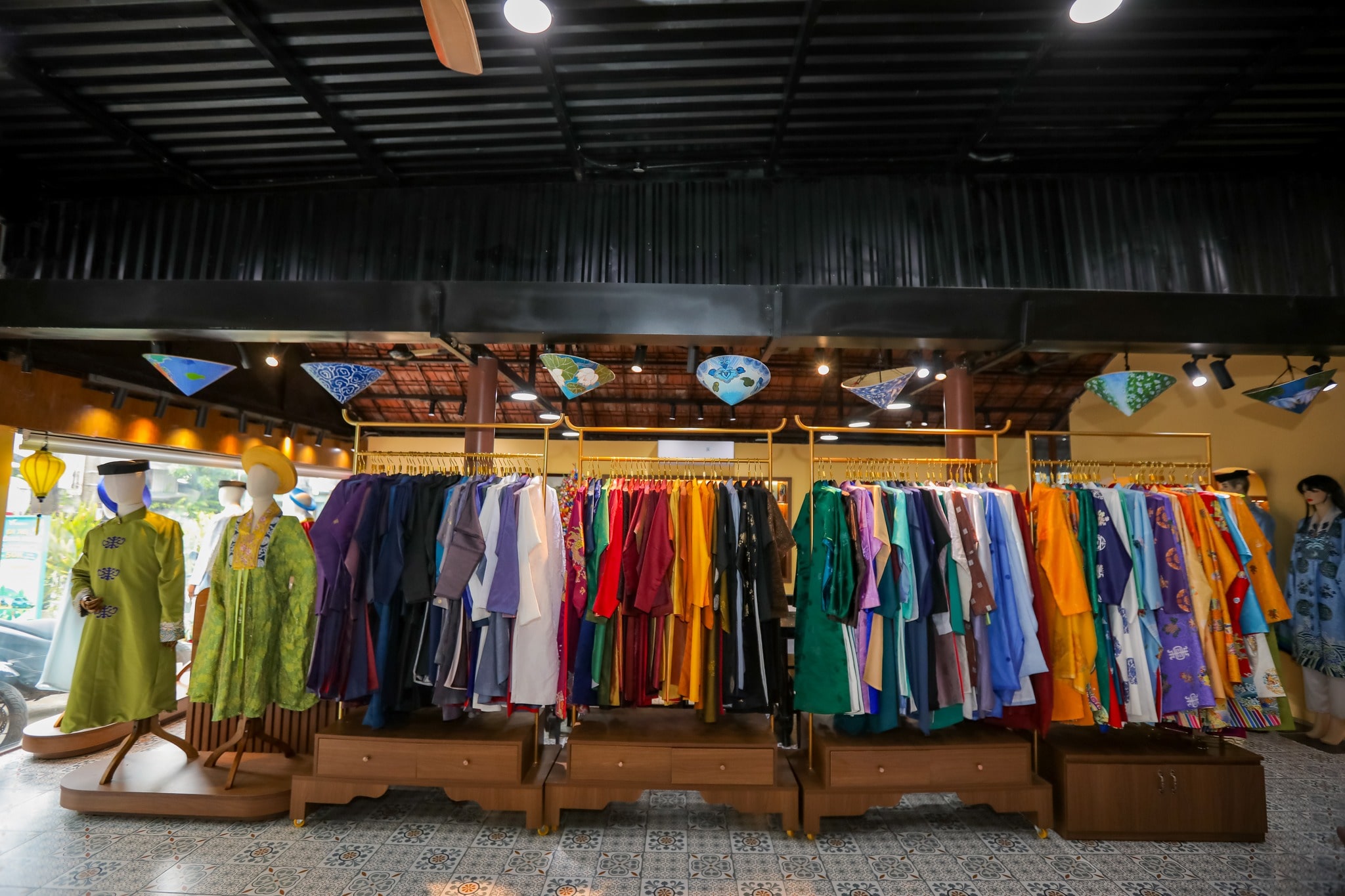 Giới thiệu không gian Hoa Nghiêm Việt Phục