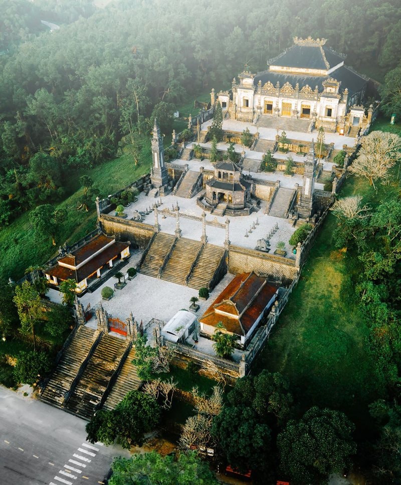 Lăng Khải Định (Ứng Lăng): Tuyệt tác kiến trúc giao thoa Đông – Tây và những tranh cãi lịch sử