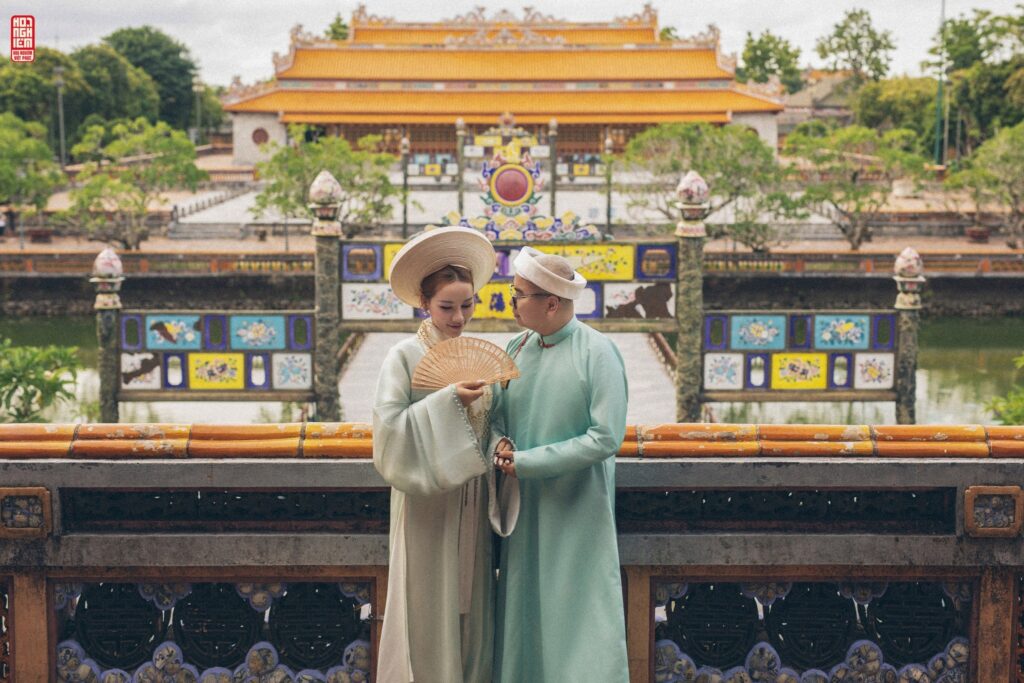 Chụp ảnh Cổ Phục Huế dành cho cặp đôi với concept hoàng cung