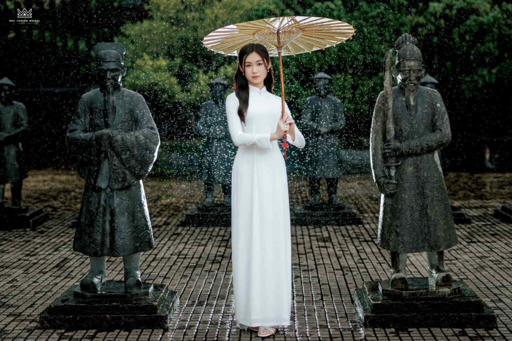 Kinh nghiệm du lịch Huế mùa mưa: Ăn gì, đi đâu và sống chậm đúng điệu Kinh nghiệm du lịch Huế mùa mưa: Ăn gì, đi đâu và sống chậm đúng điệu