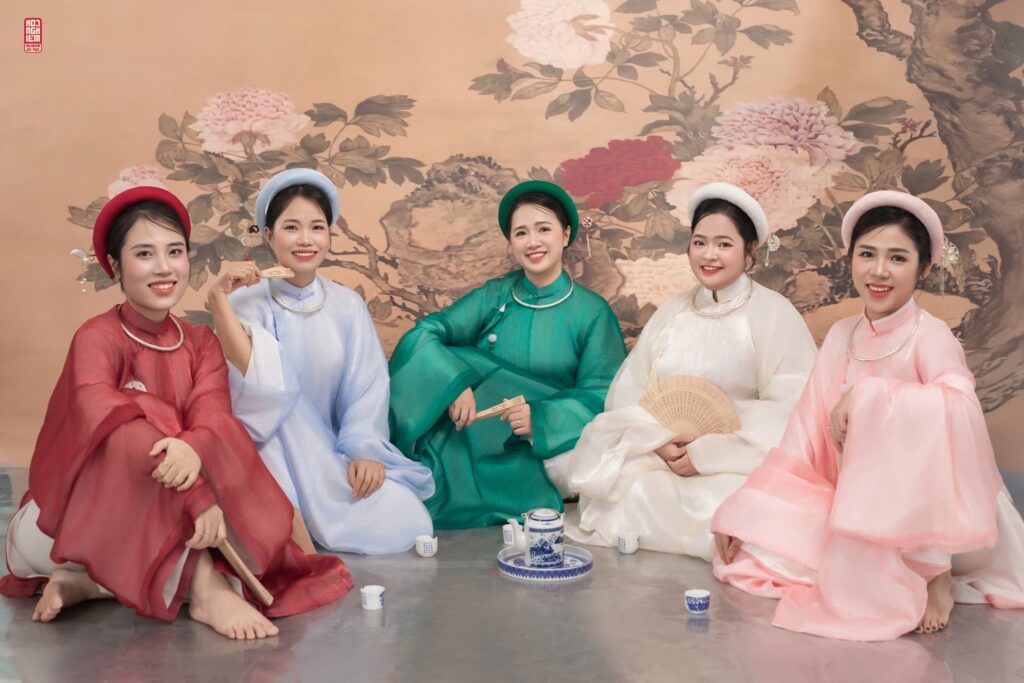 Tết này nhóm mình đã có kế hoạch thuê Cổ phục chụp ảnh cùng nhau chưa nào Tết này nhóm mình đã có kế hoạch thuê Cổ phục chụp ảnh cùng nhau chưa nào