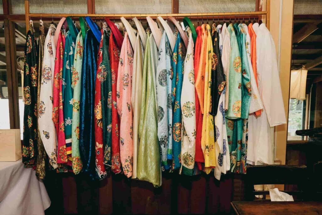 Gian hàng trưng bày Hoa Nghiêm Việt Phục tại sự kiện Ăn vóc, Học hay