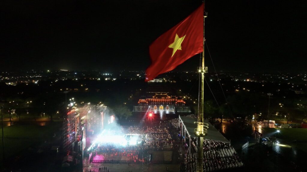 Mega Booming 2025 Bữa tiệc âm nhạc bùng nổ giữa lòng Cố đô Huế những ngày cuối năm