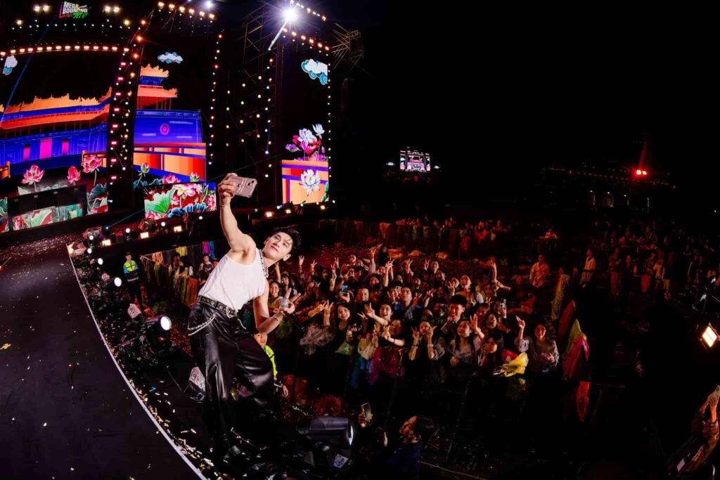 Mega Booming 2025 - Isaac