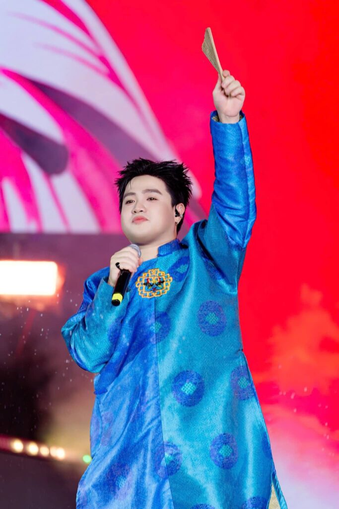 Mega Booming 2025 - Trung I.U