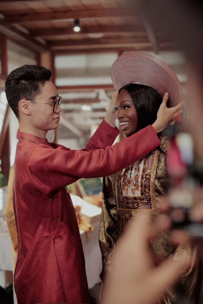 Hoa Nghiêm Việt Phục đồng hành cùng Miss Cosmo 2025 lan tỏa các giá trị văn hóa truyền thống đến bạn bè quốc tế Hoa Nghiêm Việt Phục đồng hành cùng Miss Cosmo 2025 lan tỏa các giá trị văn hóa truyền thống đến bạn bè quốc tế