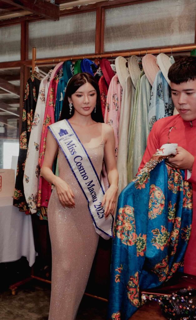 Miss Cosmo Macau trải nghiệm Cổ phục của Hoa Nghiêm Việt Phục - Sự giao thoa giữa nhan sắc quốc tế và tinh hoa văn hóa Việt