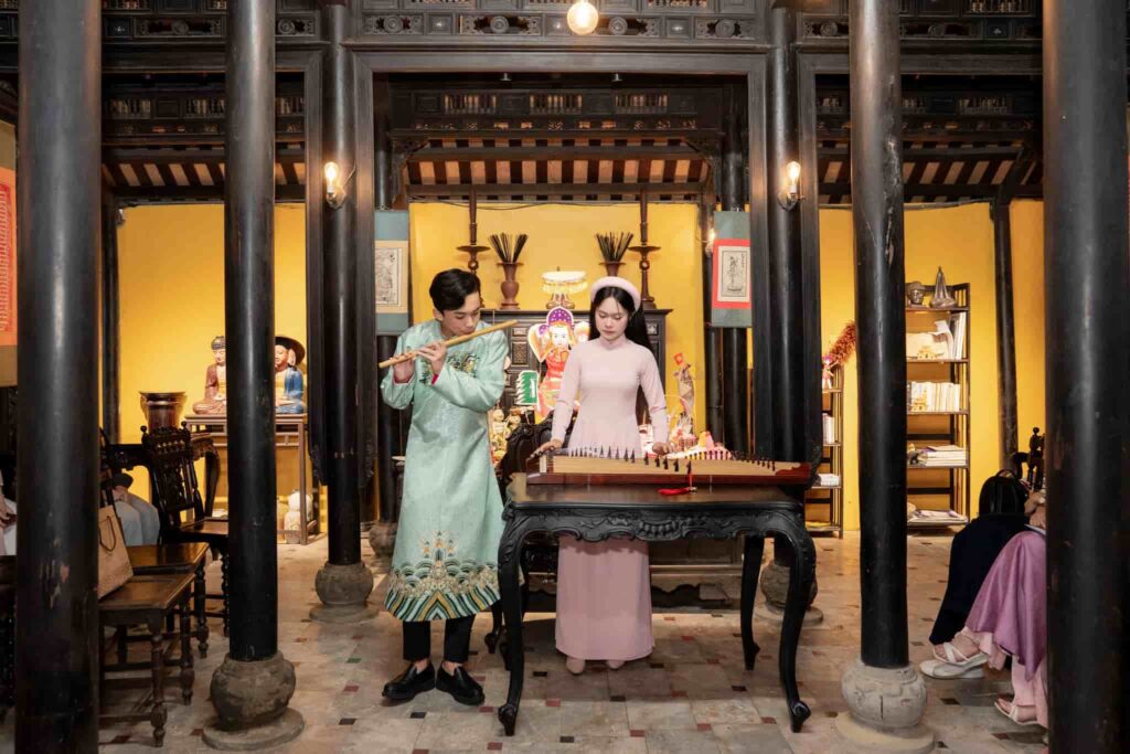 Các tiết mục biểu diễn tại buổi talkshow Đời sống cung đình Huế