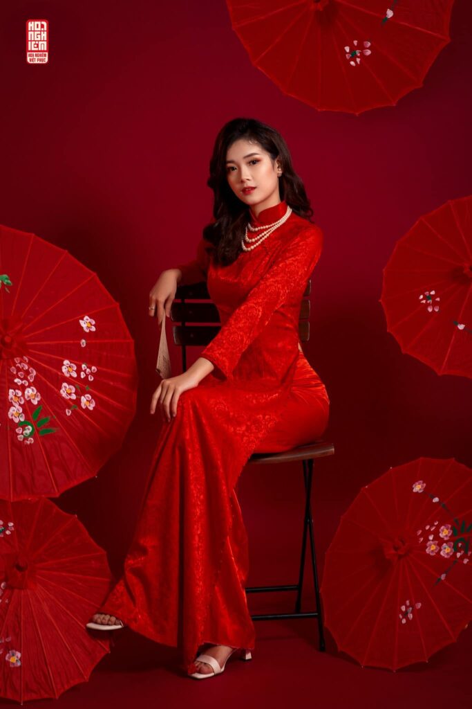 Thuê áo dài Tết ở Huế chụp ảnh Studio