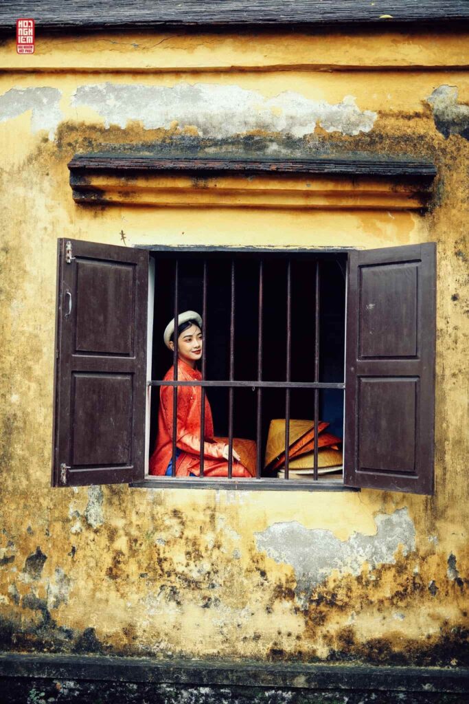 Trải nghiệm mặc Việt Phục chụp ảnh tại không gian quán trà cổ là cách giúp thế hệ trẻ cảm nhận văn hóa truyền thống Việt Nam