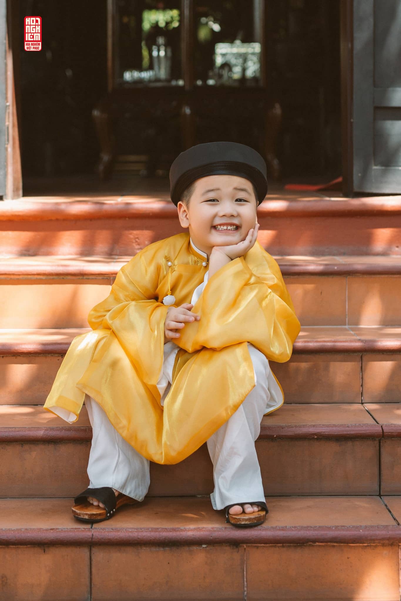 áo tấc vàng cho bé trai