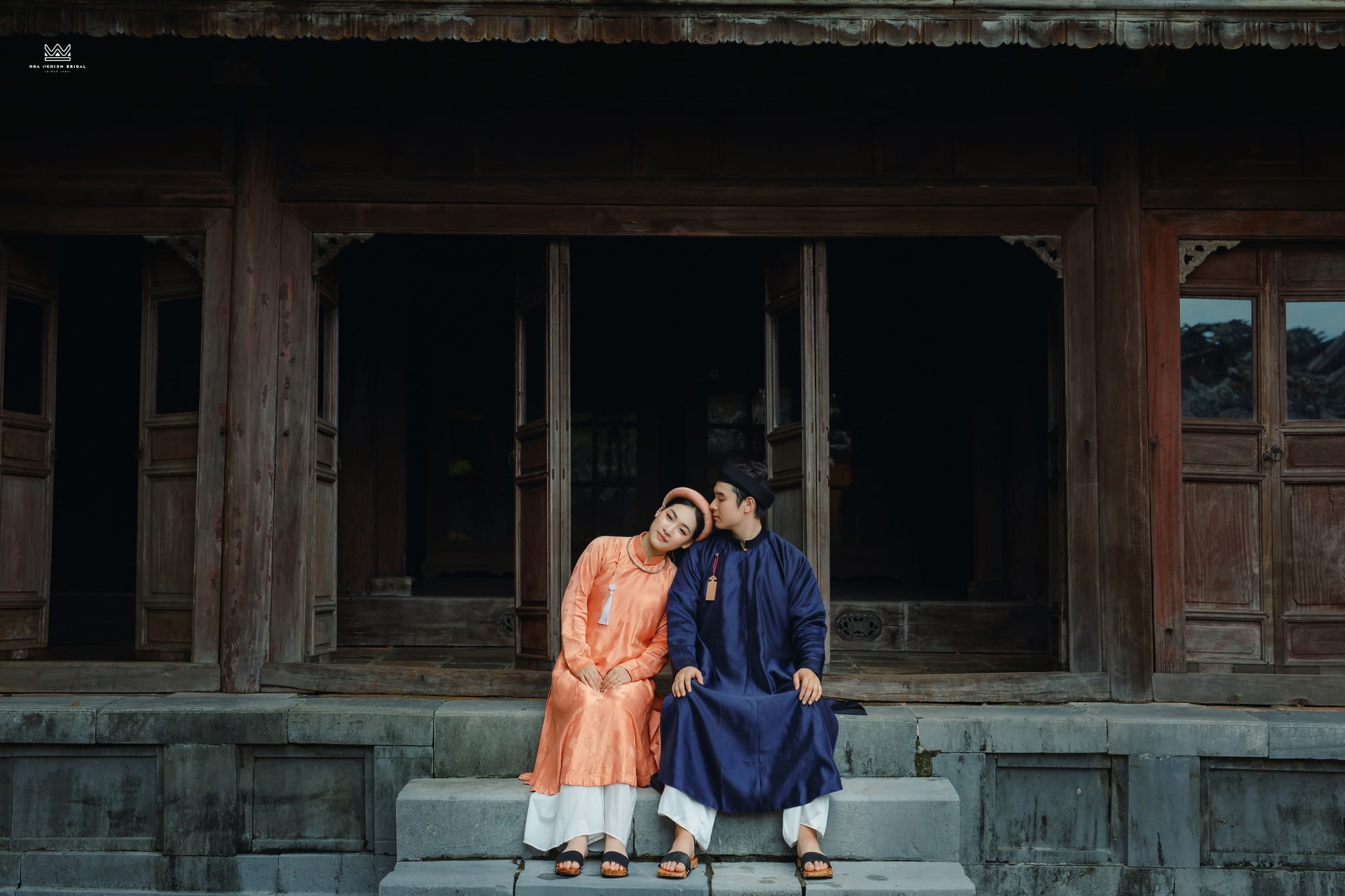 Cổ phục đôi - Ngũ Thân Lam Đào Giao Sắc