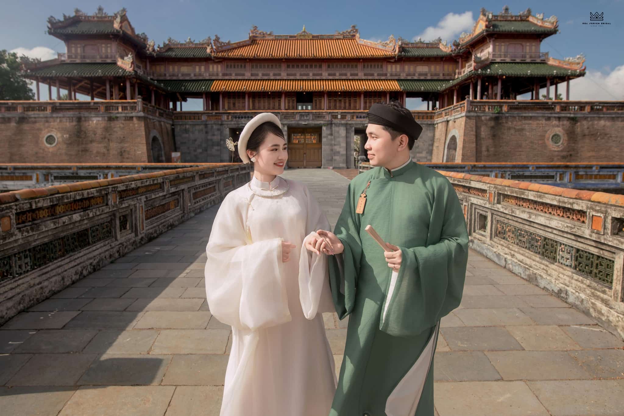 Chụp ảnh Cổ phục đôi - Song Tấc Ngự Uyển trước Đại Nội
