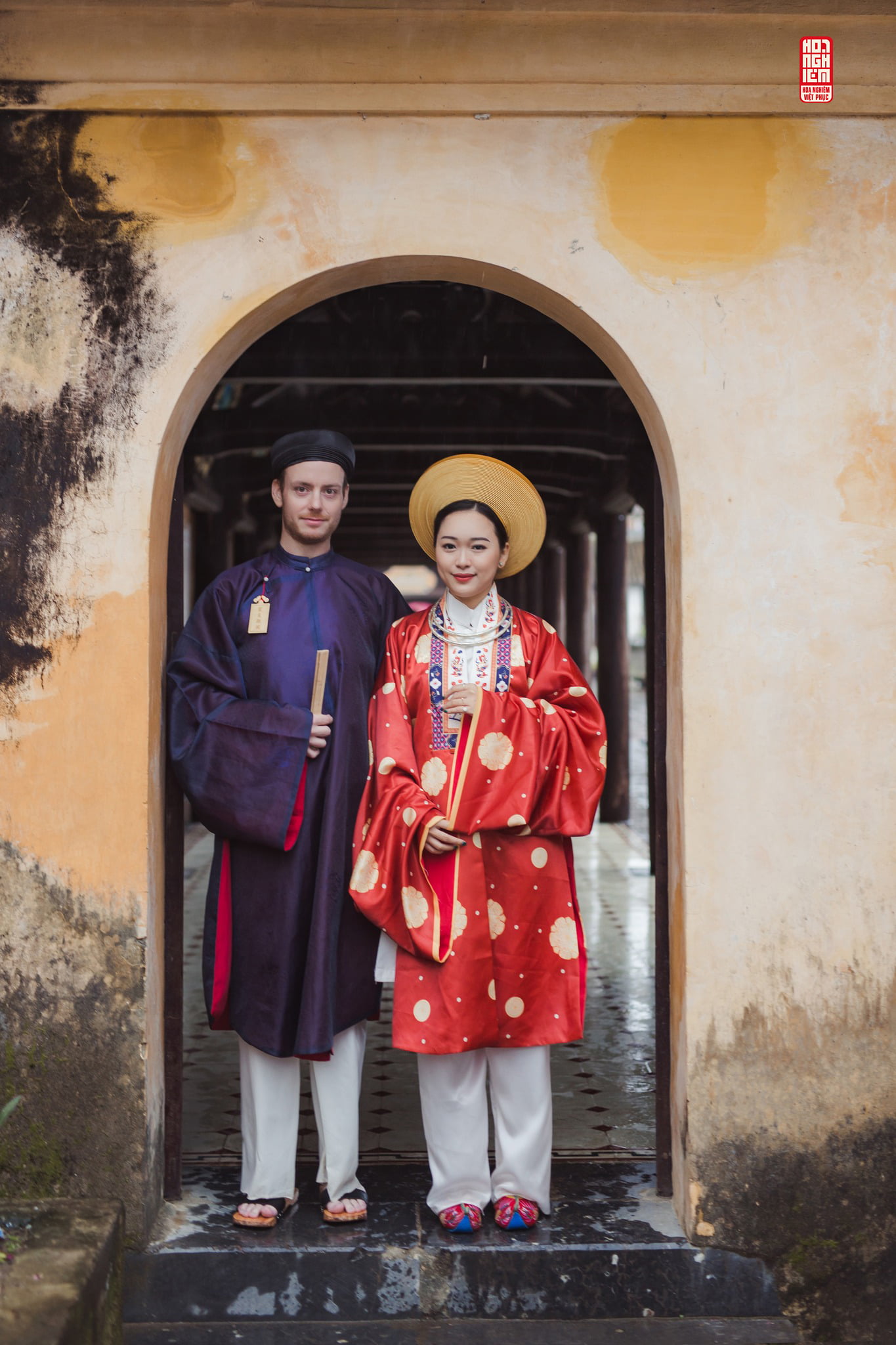 Việt phục cặp đôi áo Tấc – Nhật Bình Khánh Duyên trong không gian cổ kính