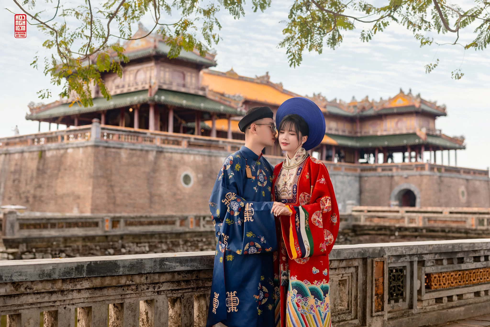 Phúc Duyên Hòa Hợp – Việt phục cưới truyền thống Việt phục cưới Nhật Bình – Áo Tấc chụp tại Hoàng thành Huế
