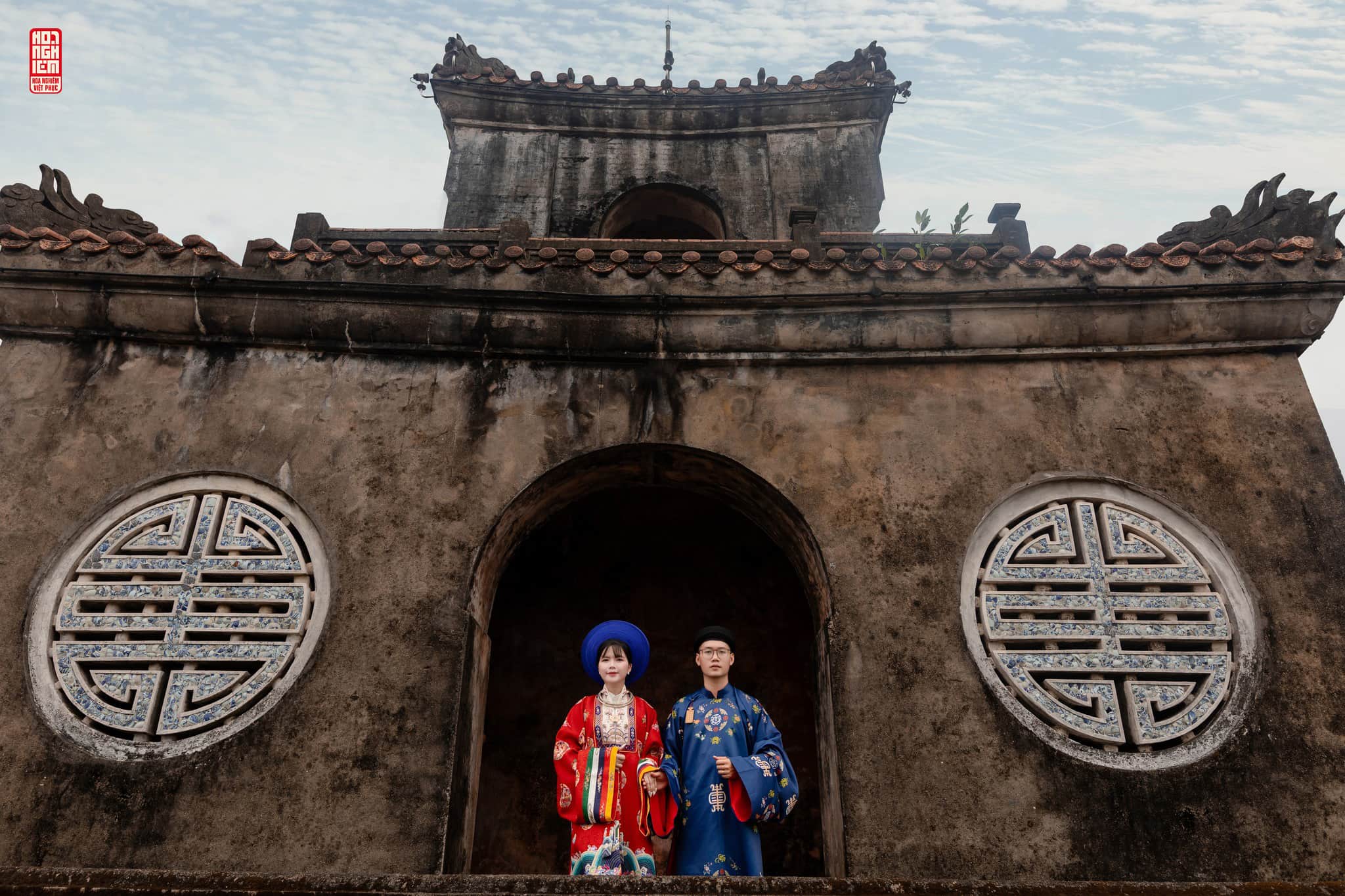 Phúc Duyên Hòa Hợp – Hòa quyện kiến trúc và Việt phục Việt phục cưới Nhật Bình – Áo Tấc trong không gian kiến trúc cổ Huế