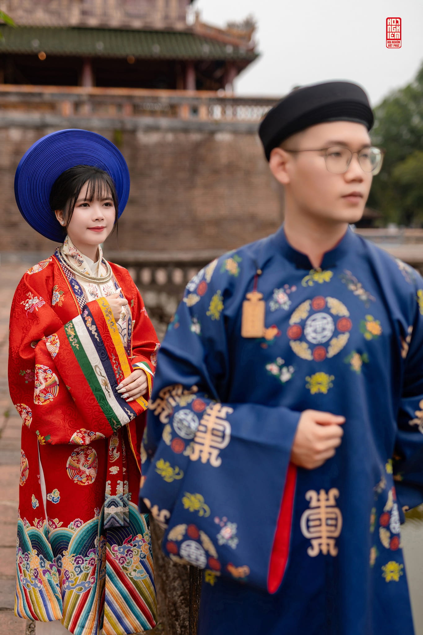 Cặp đôi mặc Việt phục cưới Nhật Bình và Áo Tấc trong bộ Phúc Duyên Hòa Hợp