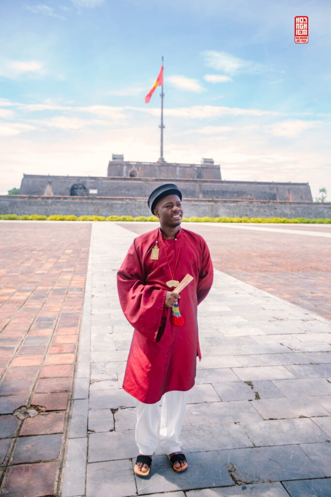 Gia đình Karen – Kendra dạo chơi Đại Nội vào một ngày nắng đẹp Gia đình Karen – Kendra dạo chơi Đại Nội vào một ngày nắng đẹp