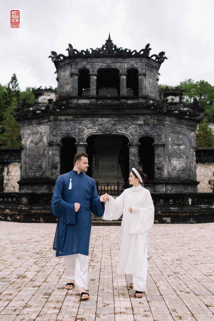 Các cặp đôi khách quốc tế vô cùng yêu thích Cổ phục và Áo dài Việt Nam Các cặp đôi khách quốc tế vô cùng yêu thích Cổ phục và Áo dài Việt Nam