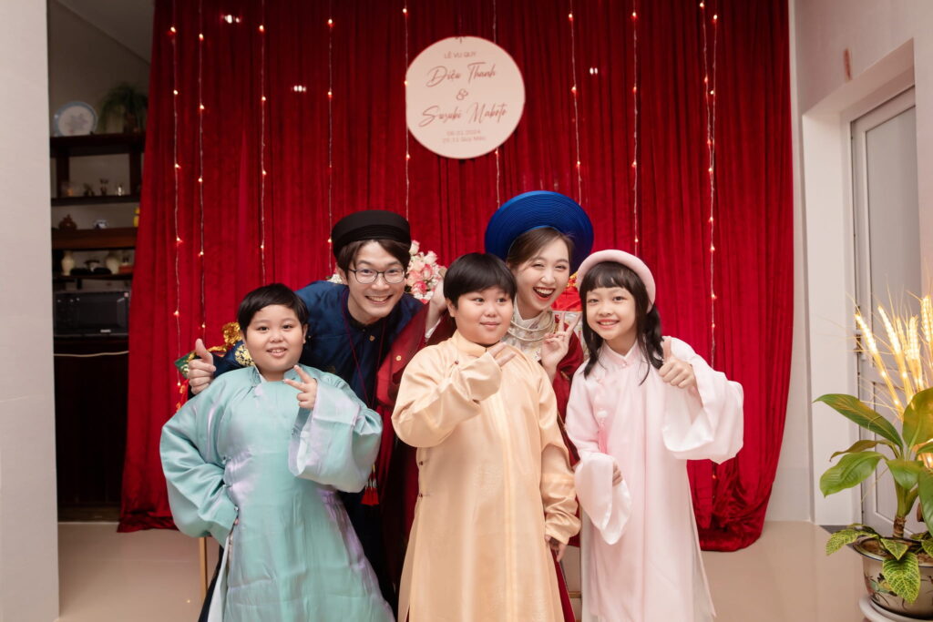 Gia đình cô dâu chú rể Việt - Nhật tin tưởng lựa chọn Cổ phục của Hoa Nghiêm Việt Phục cho ngày trọng đại của mình Gia đình cô dâu chú rể Việt - Nhật tin tưởng lựa chọn Cổ phục của Hoa Nghiêm Việt Phục cho ngày trọng đại của mình