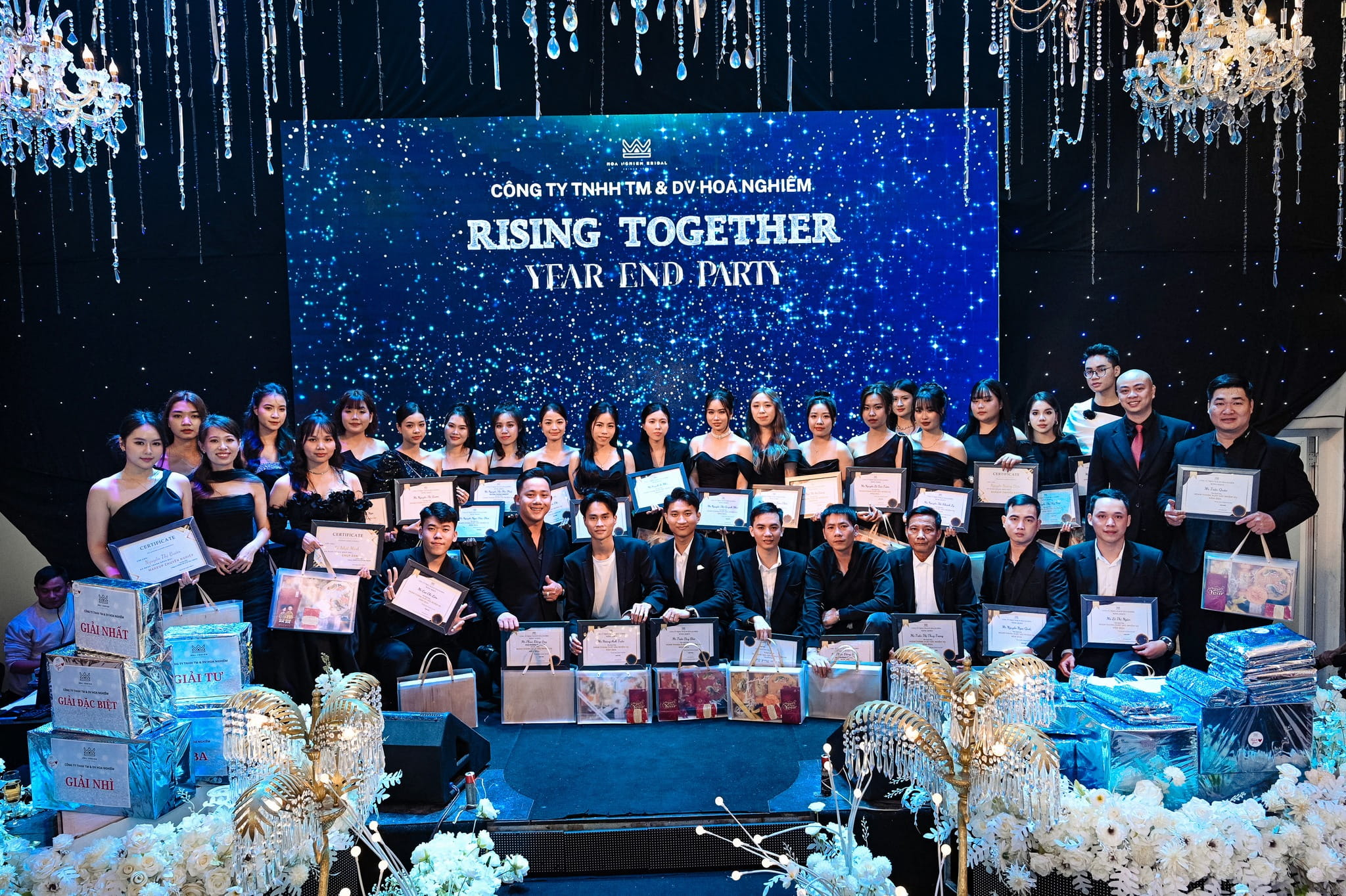 Công ty Hoa Nghiêm