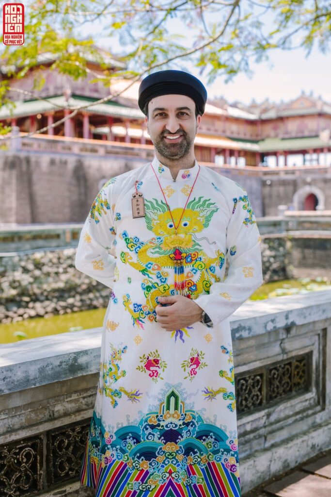 Du khách quốc tế tin tưởng lựa chọn Cổ phục tại Hoa Nghiêm Việt Phục Du khách quốc tế tin tưởng lựa chọn Cổ phục tại Hoa Nghiêm Việt Phục