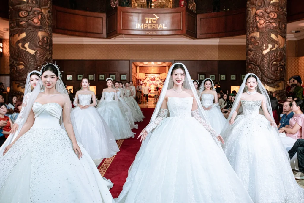 BST váy cưới “A Legacy Of Love” của Hoa Nghiêm Bridal
