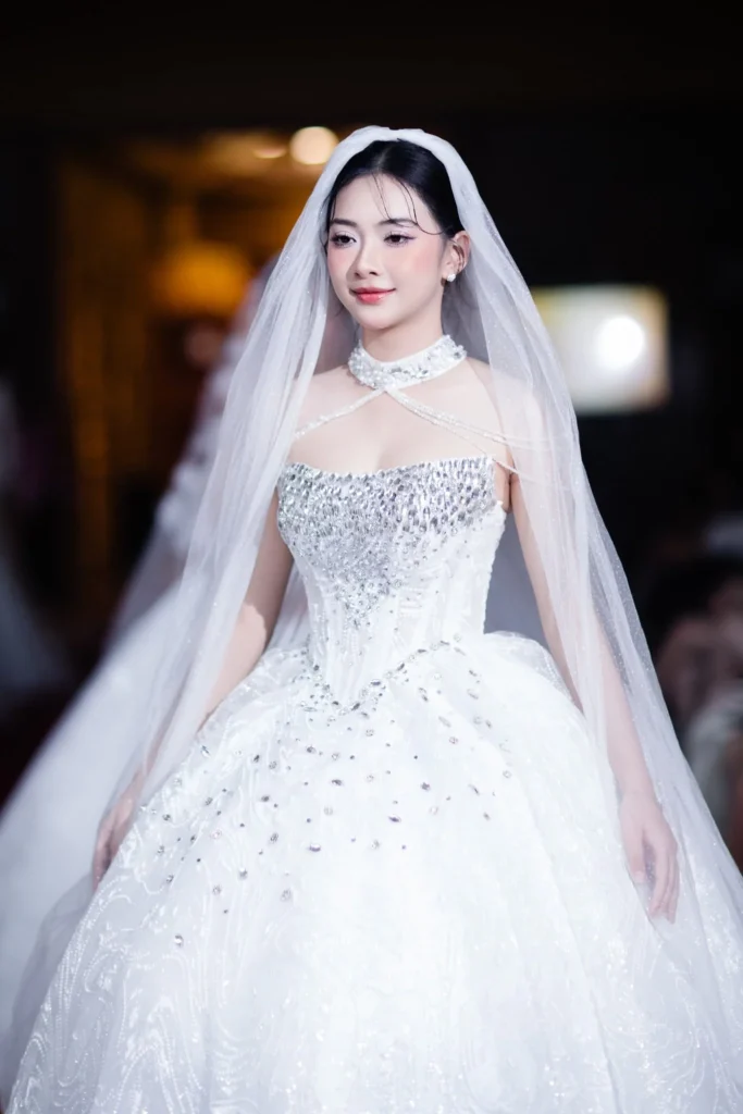 Một trong những thiết kế thu hút của BST váy cưới “A Legacy Of Love” của Hoa Nghiêm Bridal