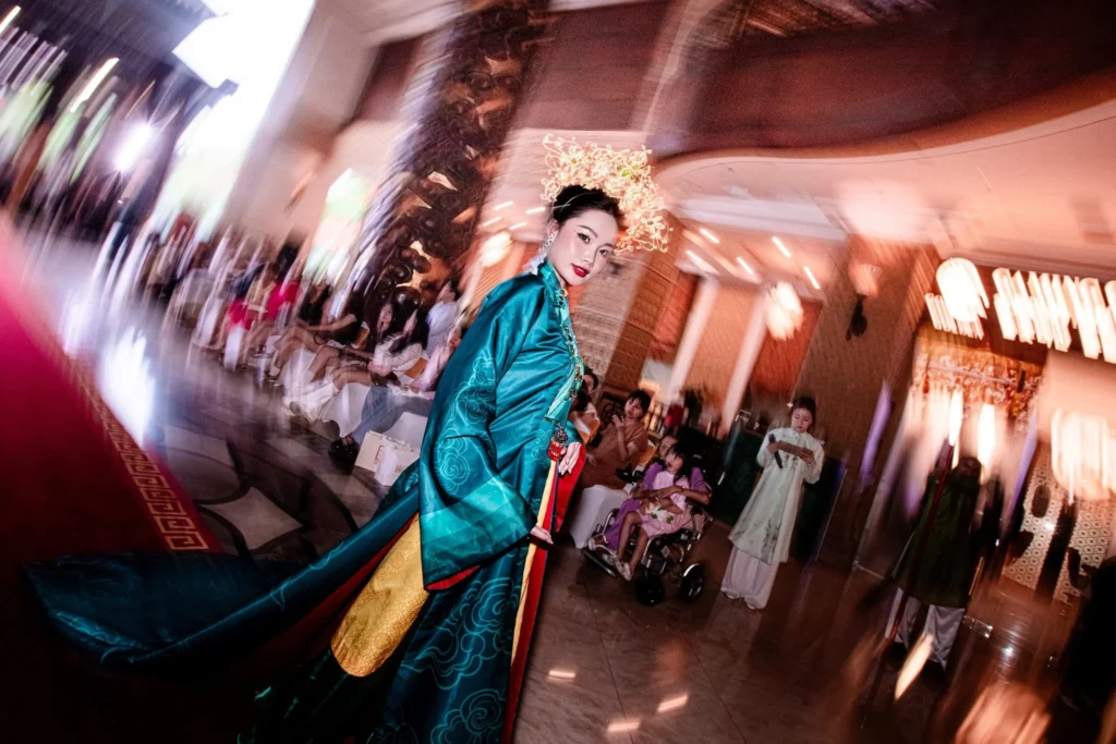 15 bộ Việt phục nằm trong bộ sưu tập Vân Ảnh Lưu Sắc của Hoa Nghiêm Việt Phục