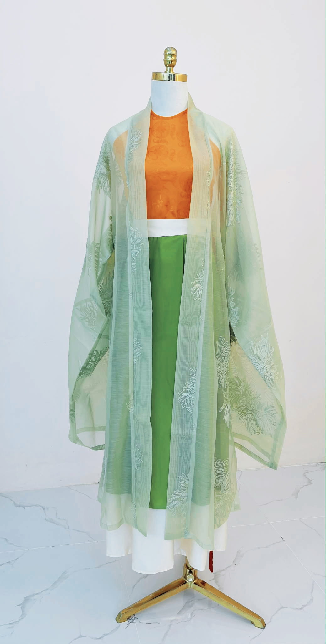 Việt phục cách tân Yếm khoác Đối Khâm - Vẻ đẹp tinh khôi của Việt phục truyền thống trong hơi thở đương đại (4)