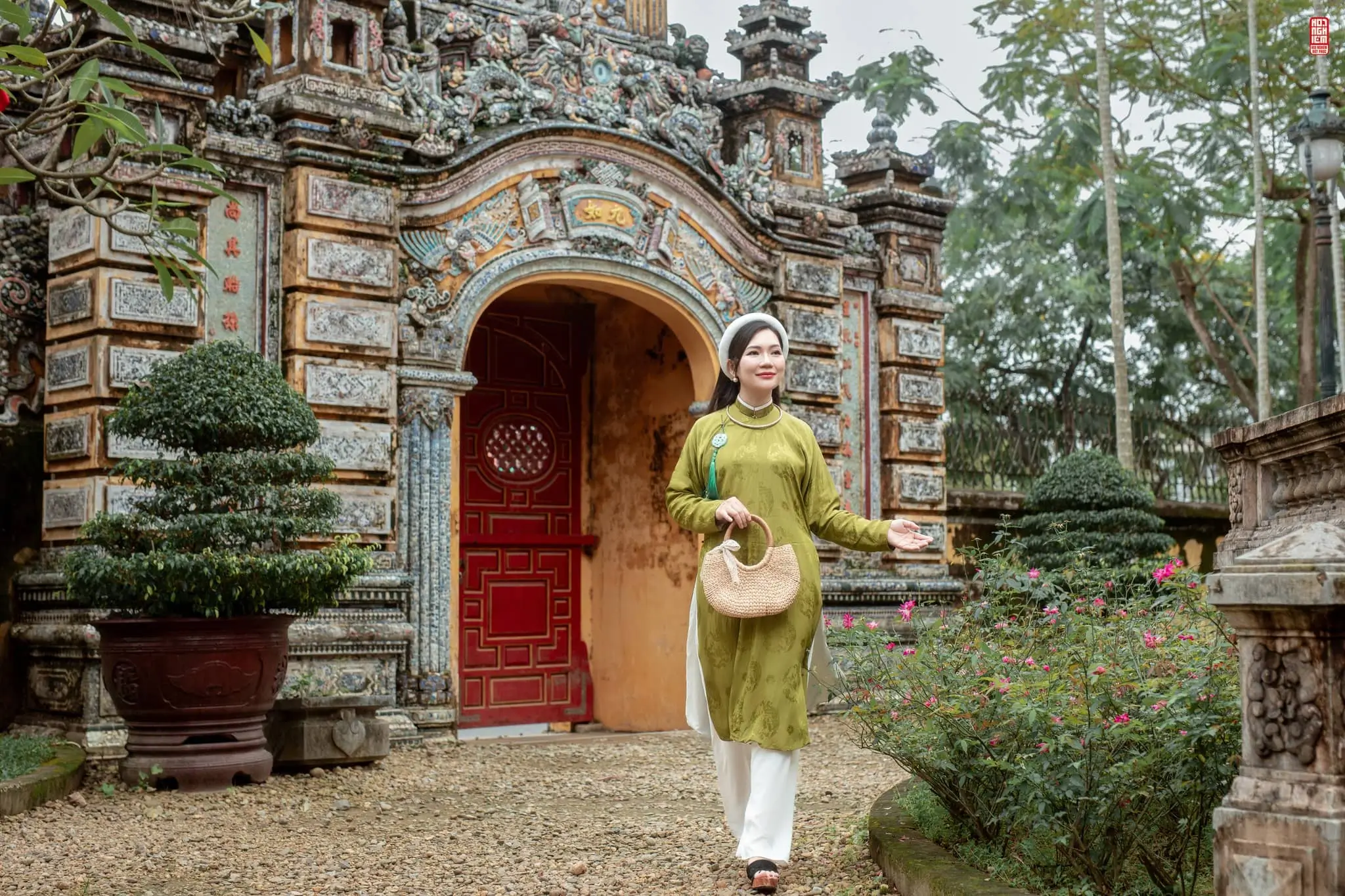 Áo Ngũ Thân nữ xanh olive - Việt phục hoa văn cổ điển (3)