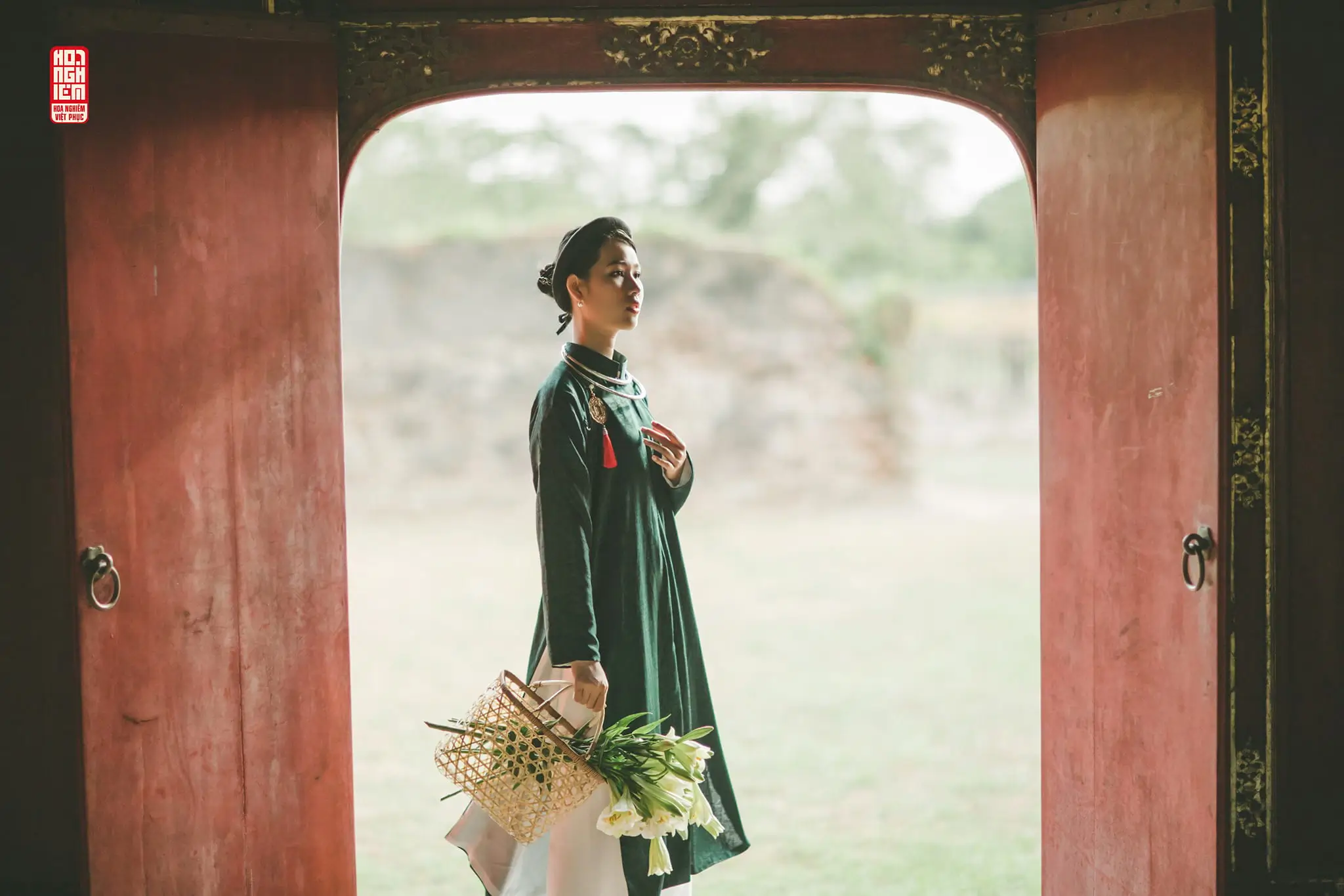 Áo Ngũ Thân nữ xanh rêu Bạch Liên Hoài Cổ