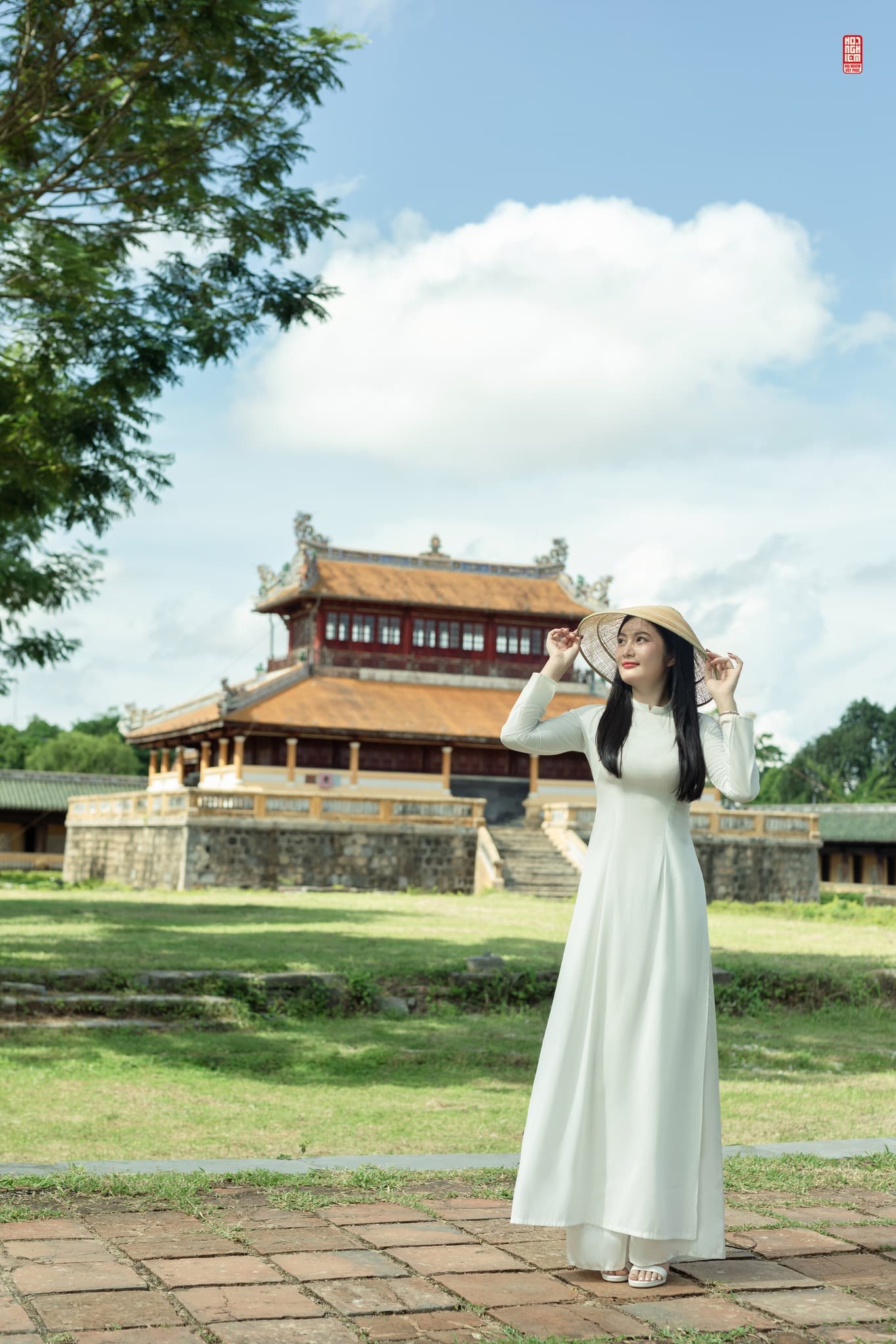 Áo dài trắng - Nàng thơ xứ Huế (2)