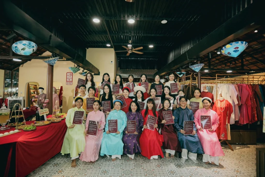 Workshop may áo Ngũ Thân đầu tiên tại Huế