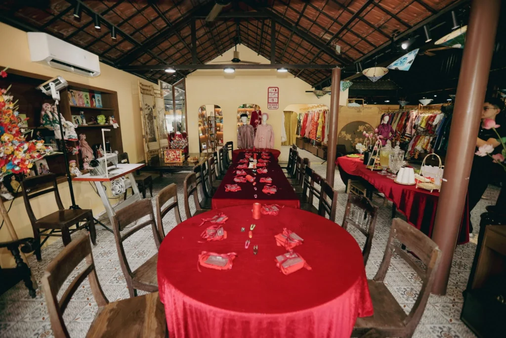 Mọi thứ đã sẵn sàng tại Workshop “Dáng Xưa Hồn Việt” - Trải nghiệm may áo Ngũ Thân mini đầu tiên ở Huế
