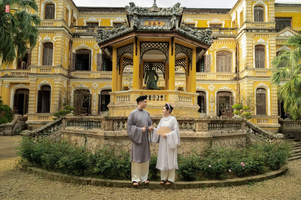 Cung An Định là sự pha trộn rất đặc biệt giữa kiến trúc cung đình và ảnh hưởng châu Âu cổ điển