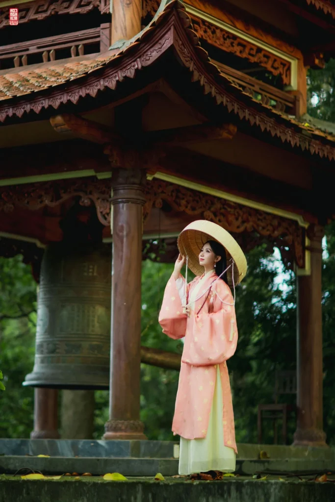 Photo Tour Huế để lại trong lại trong lòng du khách những ấn tượng sâu lắng lạ
