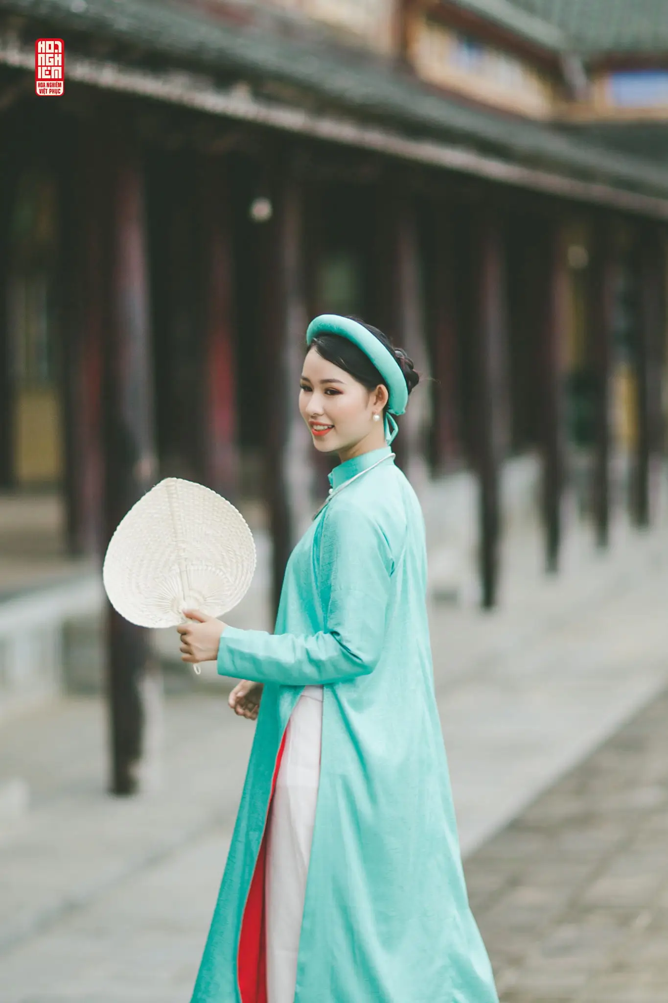 Việt phục nữ xanh ngọc - Thanh Lam Cổ Vận