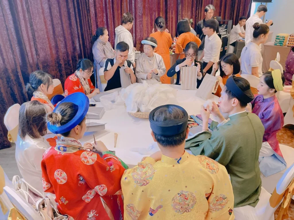 Workshop Gối Tựa Cung Đình với chủ đề Đường Kim Mũi Chỉ