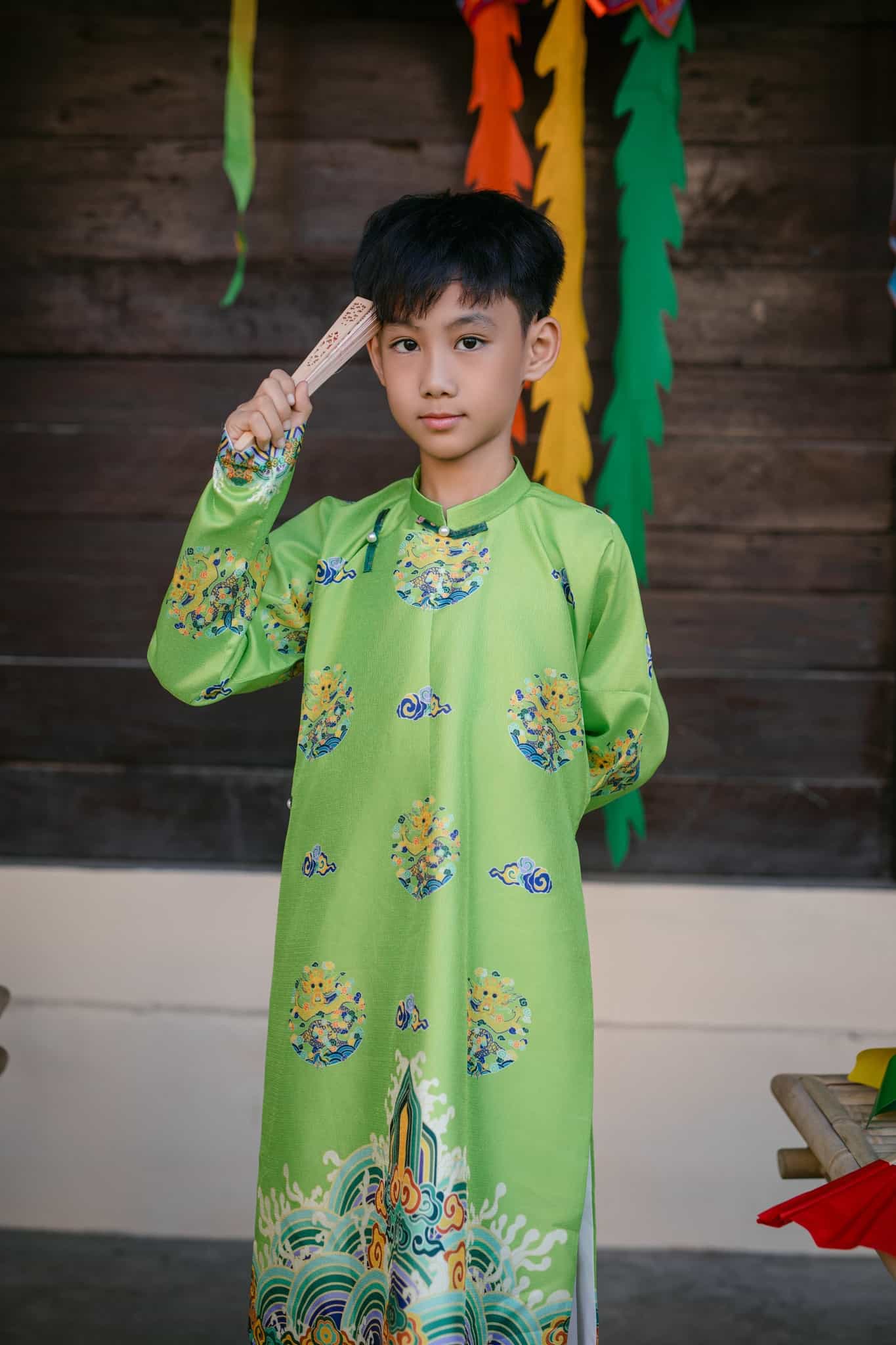 Áo Ngũ Thân bé trai xanh cốm họa tiết rồng vân mây