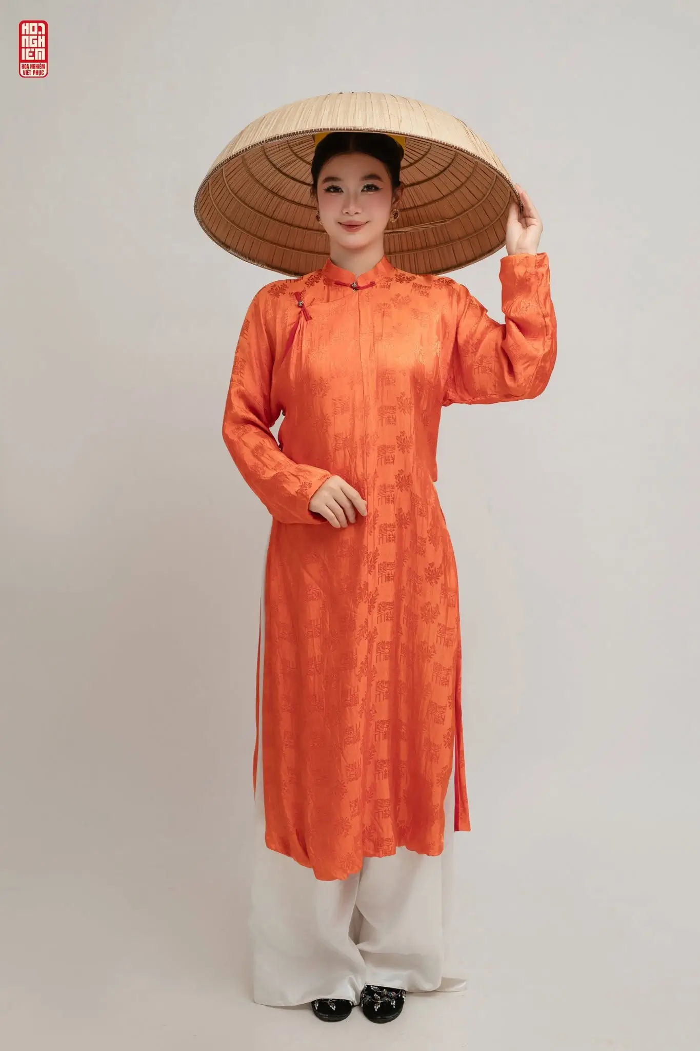 Áo Ngũ Thân lụa gấm cam hoa văn dệt chìm (2)