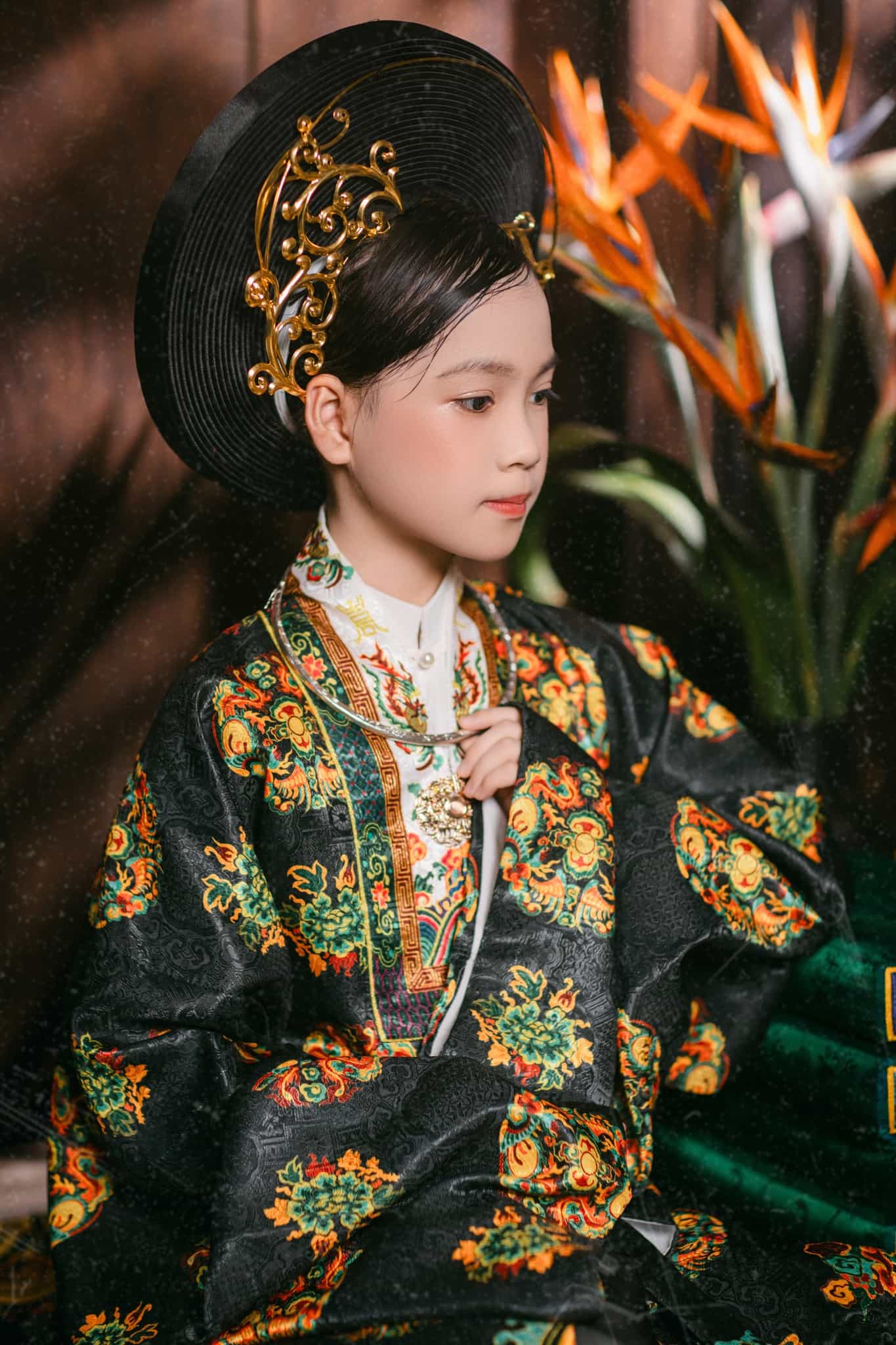 Áo Nhật Bình trẻ em đen huyền họa tiết đoàn phượng vân mây phối tam sơn thủy ba
